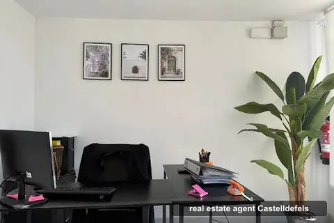 Aura Homes Serveis Immobilaris, real estate agents in castelldefels (photo 3)