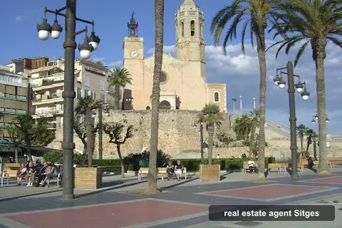 FINCAS CATALUNYA, real estate agents in sitges (photo 2)