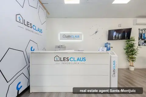 Les Claus Immobiliària, real estate agents in Sants (photo 2)