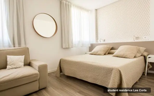 Residència Universitària Resa Torre Girona, student residence in Les Corts, Barcelona