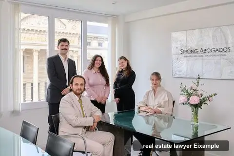 Strong Law Barcelona, real estate lawyers in l'Antiga Esquerra de l'Eixample (photo 2)