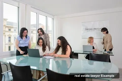 Strong Law Barcelona, real estate lawyers in l'Antiga Esquerra de l'Eixample (photo 3)