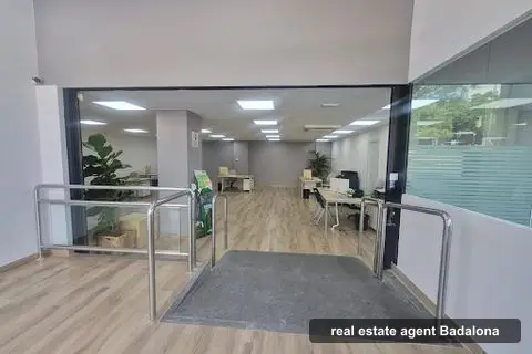 Tecnocasa agencia inmobiliaria, real estate agents in badalona (photo 3)