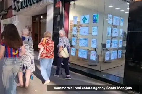 Tecnocasa agencia inmobiliaria, commercial real estate agencies in Sants (photo 2)
