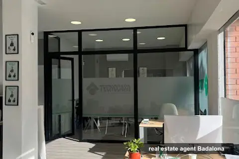 Tecnocasa agencia inmobiliaria, real estate agents in badalona (photo 2)