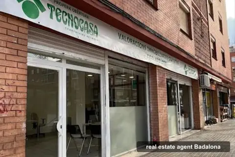 Tecnocasa agencia inmobiliaria, real estate agents in badalona (photo 3)