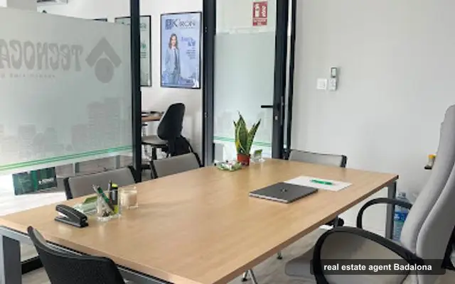 Tecnocasa agencia inmobiliaria, real estate agent in Badalona