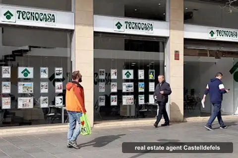 Tecnocasa agencia inmobiliaria, real estate agents in castelldefels (photo 2)