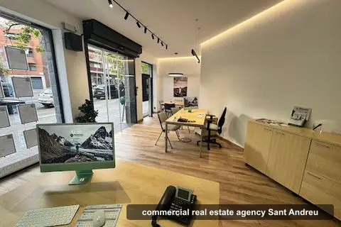 Tecnocasa Agencia inmobiliaria del barrio, commercial real estate agencies in el Congrés i els Indians (photo 3)